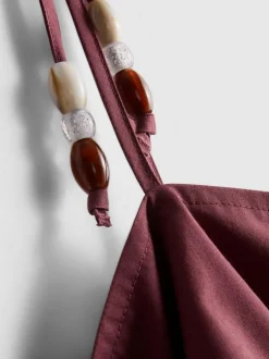 Gerafftes Midikleid mit Perlen