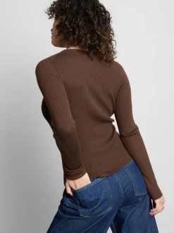 Gerippter Pullover mit Rundhalsausschnitt