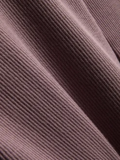 Gerippter Pullover mit Rundhalsausschnitt