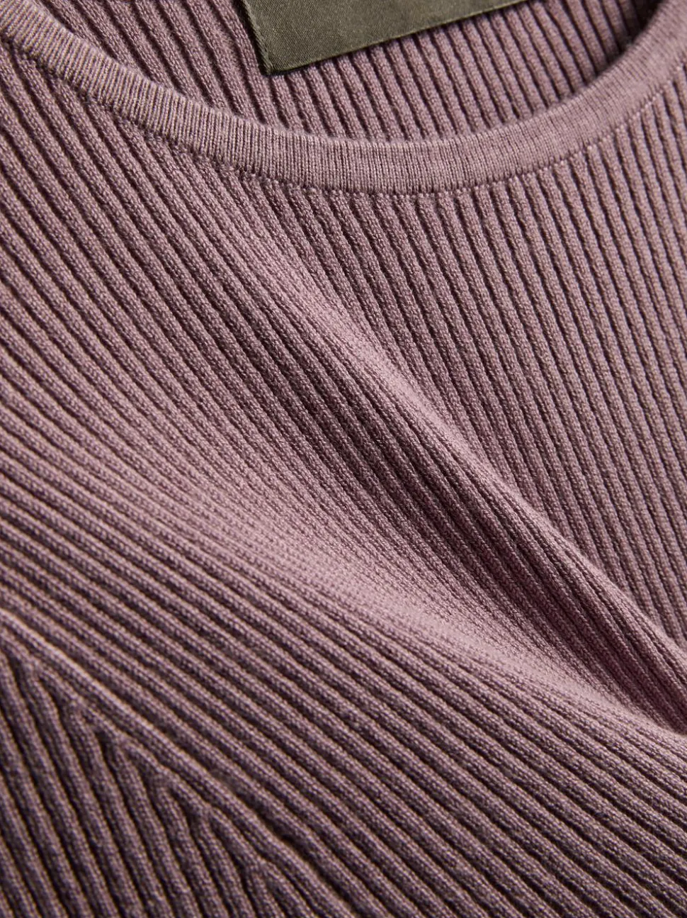 Gerippter Pullover mit Rundhalsausschnitt