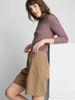 Gerippter Pullover mit Rundhalsausschnitt