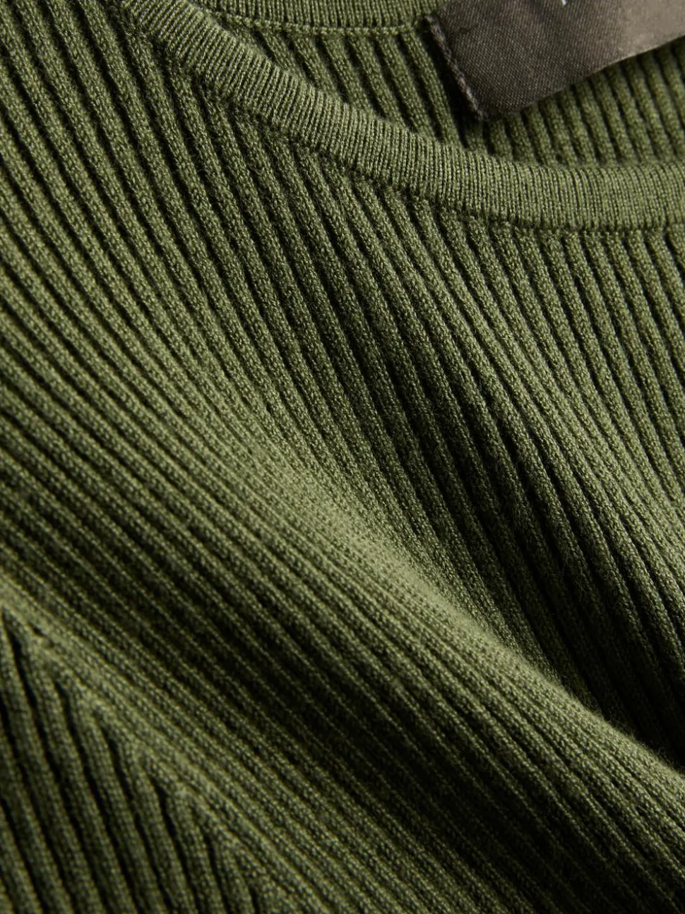 Gerippter Pullover mit Rundhalsausschnitt
