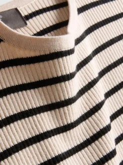 Gerippter Pullover mit Rundhalsausschnitt