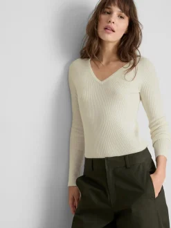 Gerippter Pullover mit V-Ausschnitt