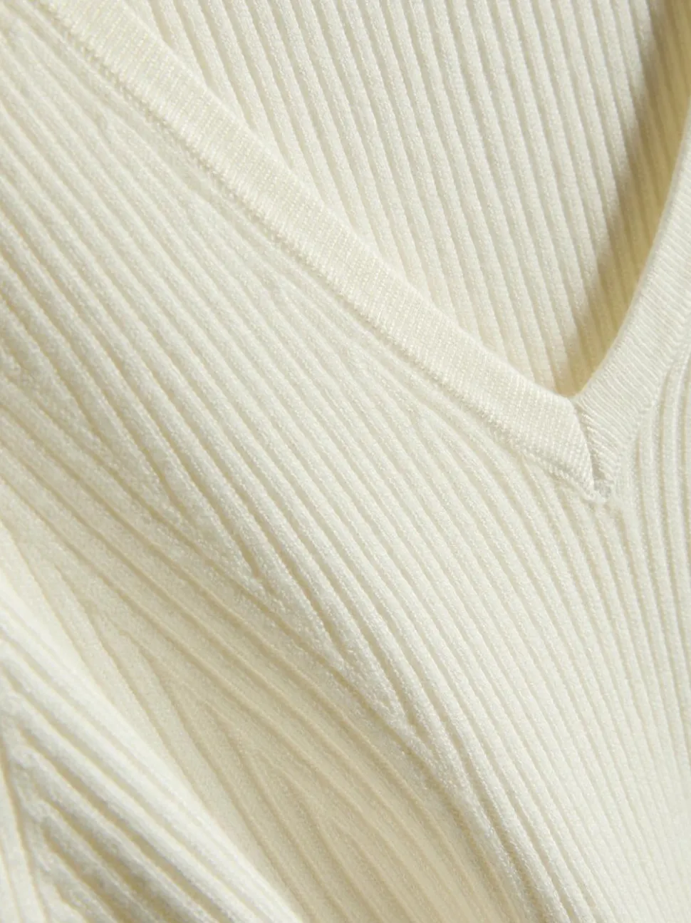 Gerippter Pullover mit V-Ausschnitt