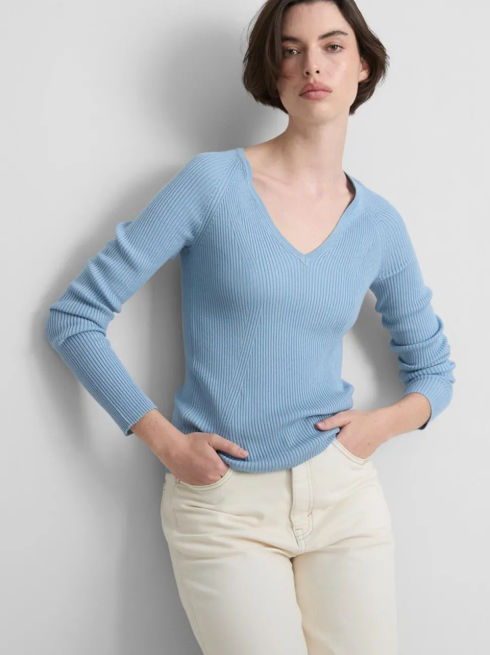 Gerippter Pullover mit V-Ausschnitt
