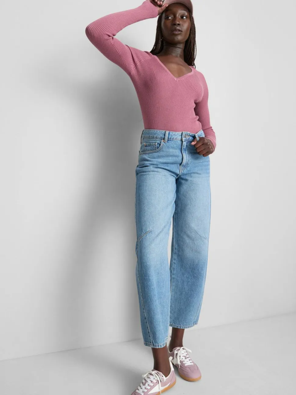 Gerippter Pullover mit V-Ausschnitt