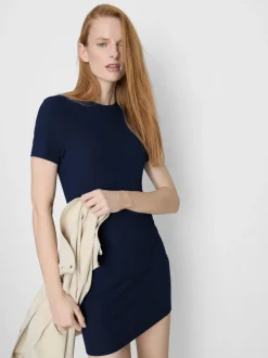 Geripptes Bodycon-T-Shirt-Kleid in Minilänge