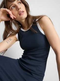 Geripptes Midikleid mit integriertem BH