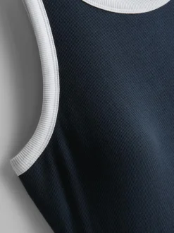 Geripptes Midikleid mit integriertem BH