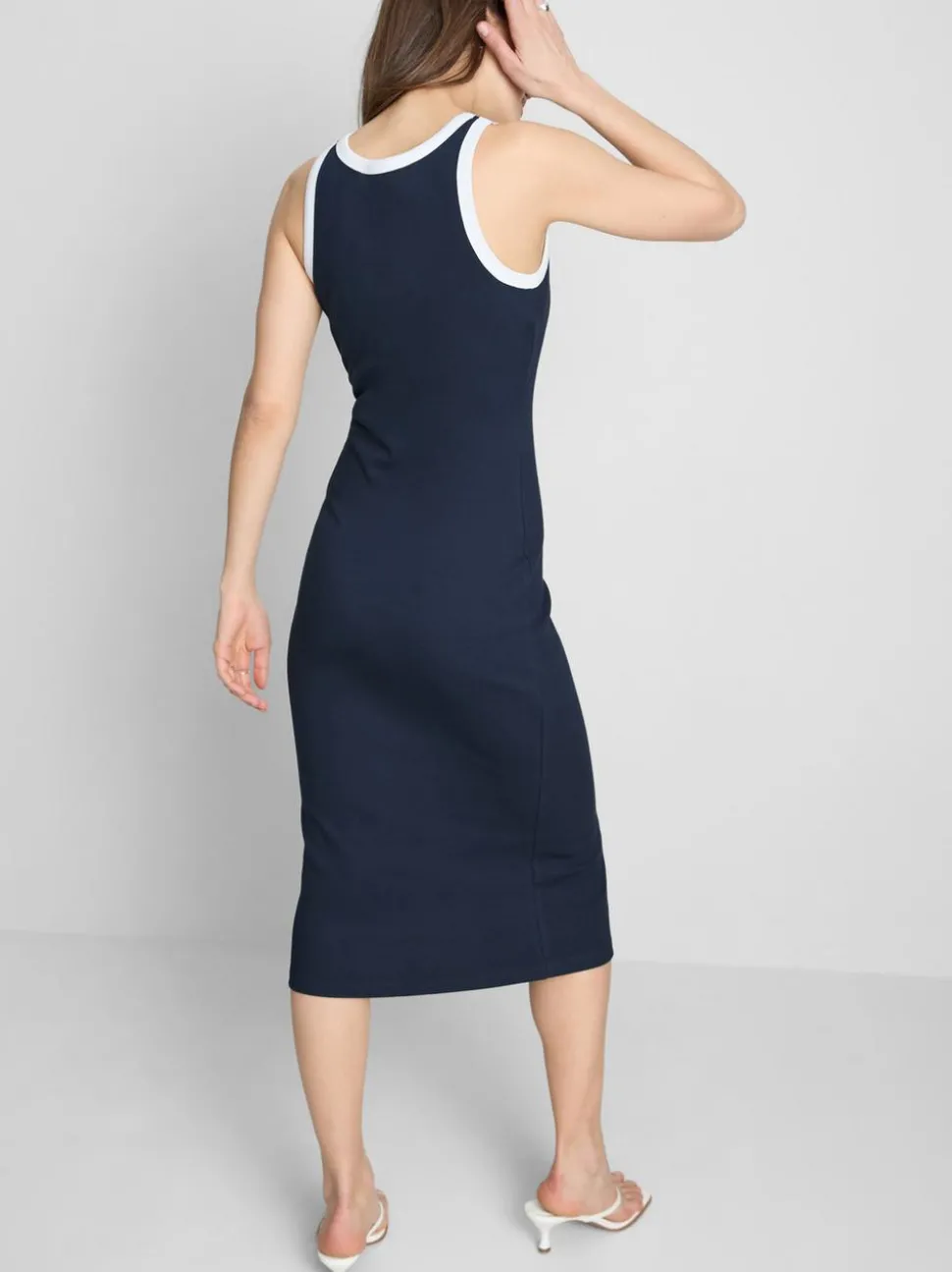 Geripptes Midikleid mit integriertem BH