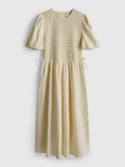 Gesmoktes Midikleid aus Seersucker