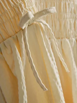 Gesmoktes Midikleid aus Seersucker
