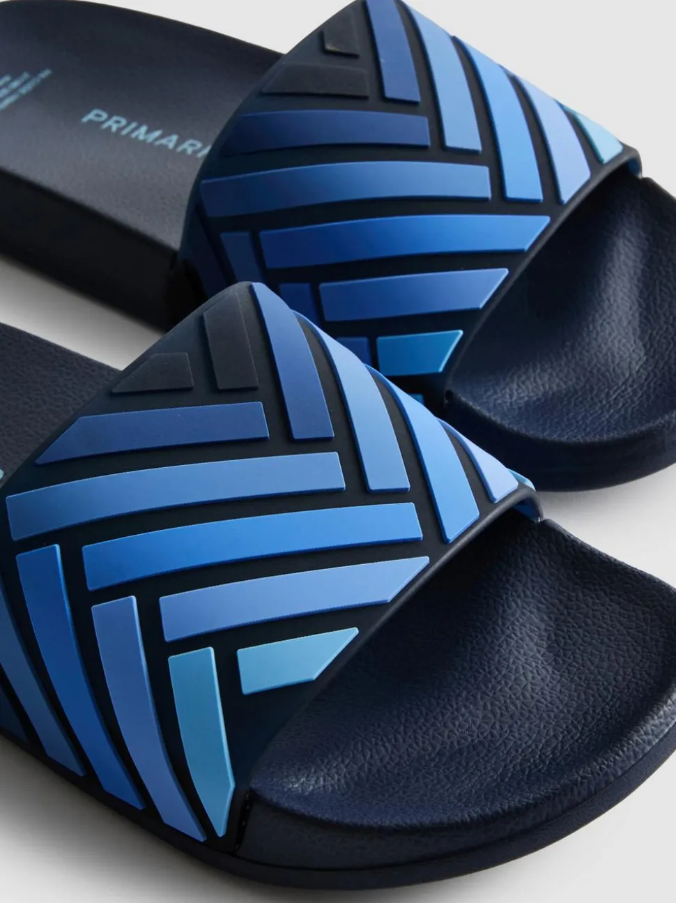 Gestreifte Badesandalen