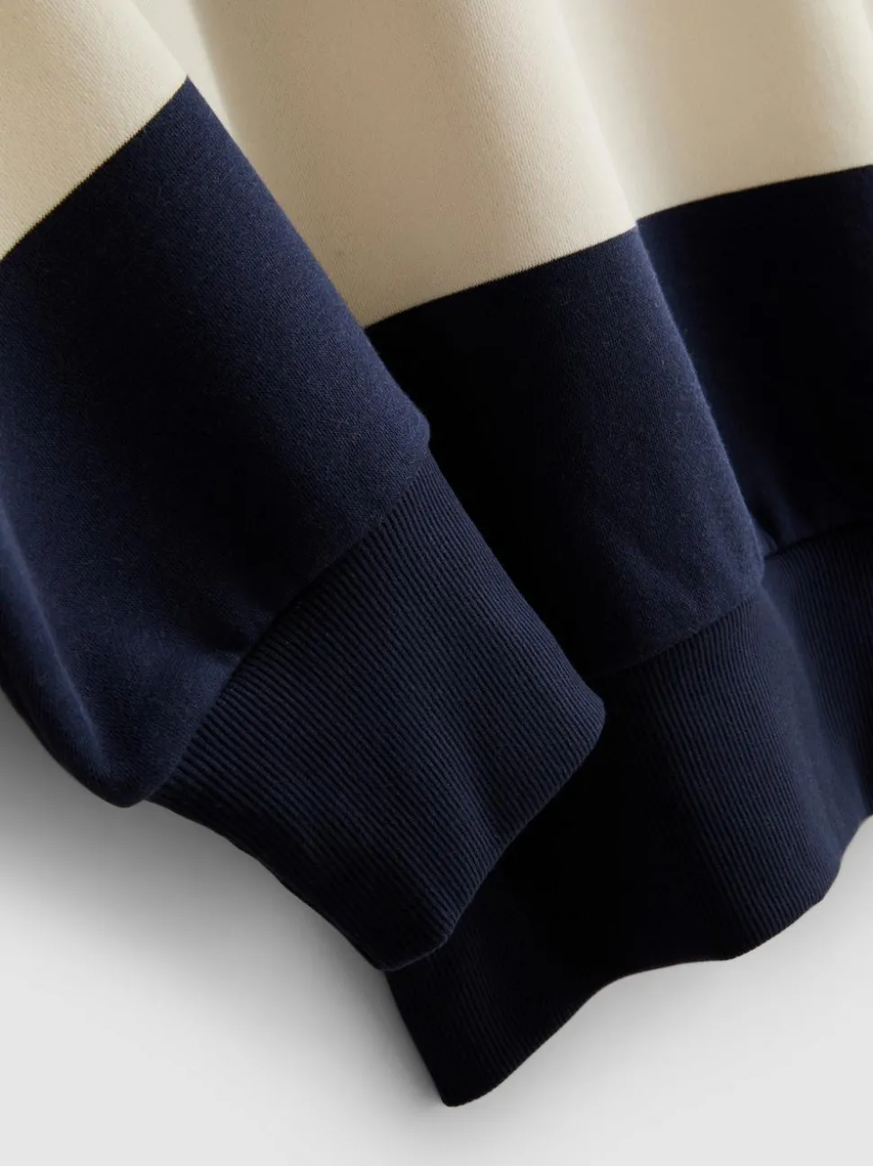 Gestreiftes „By Coleen“ Sweatshirt mit halbem Reißverschluss
