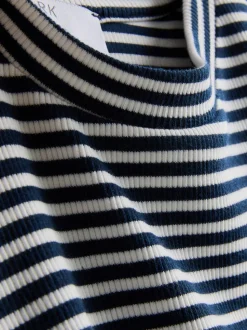 Gestreiftes, geripptes T-Shirt mit Flügelärmeln