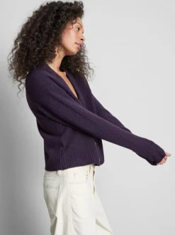 Gestrickter Cardigan mit V-Ausschnitt
