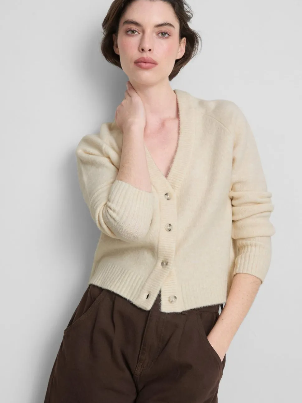 Gestrickter Cardigan mit V-Ausschnitt
