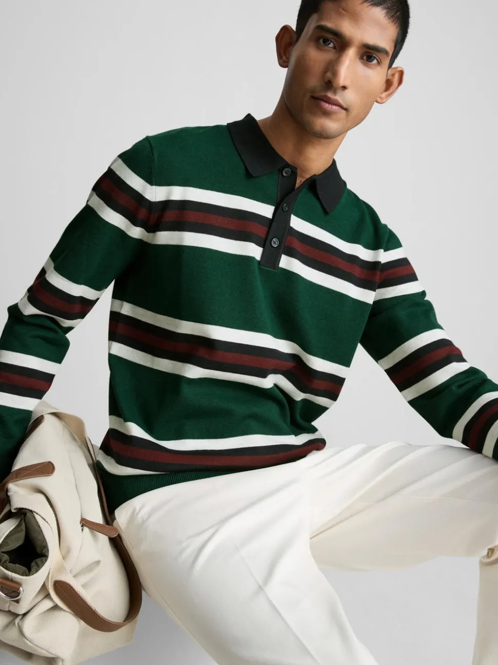 Gestrickter Polopullover mit Streifen