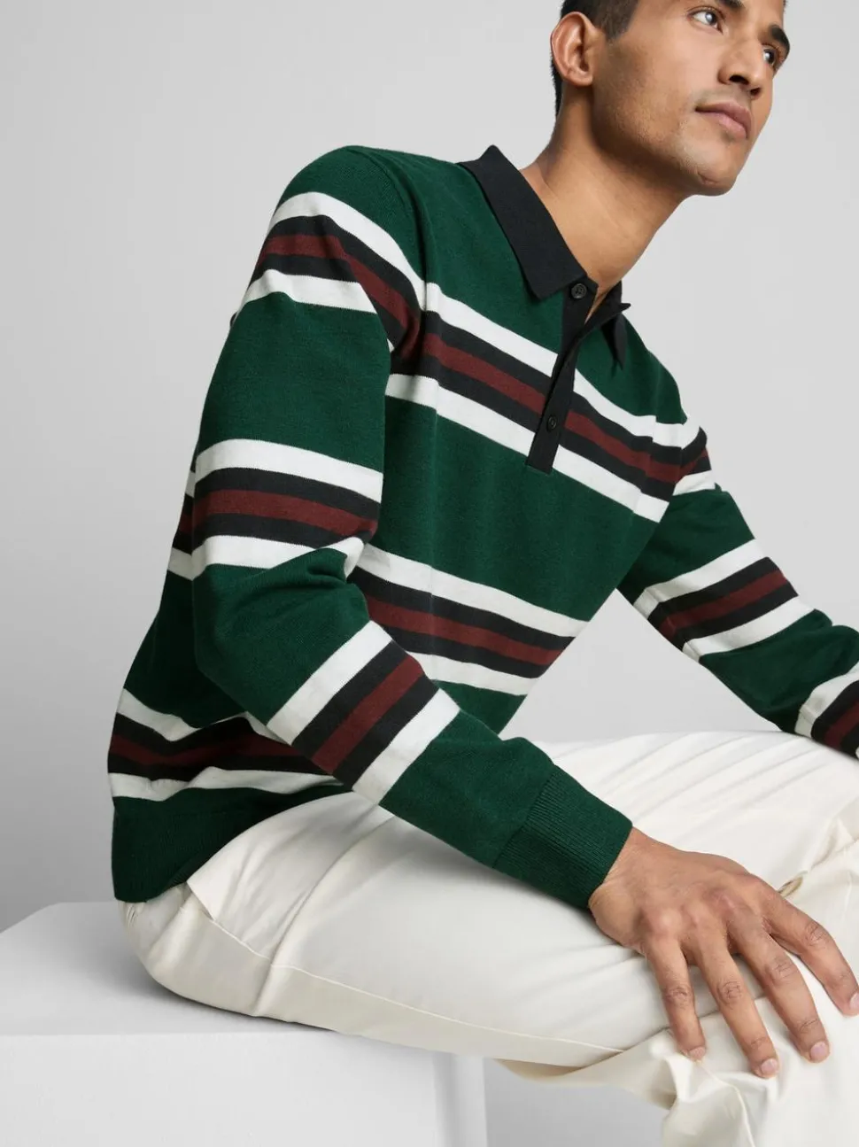 Gestrickter Polopullover mit Streifen