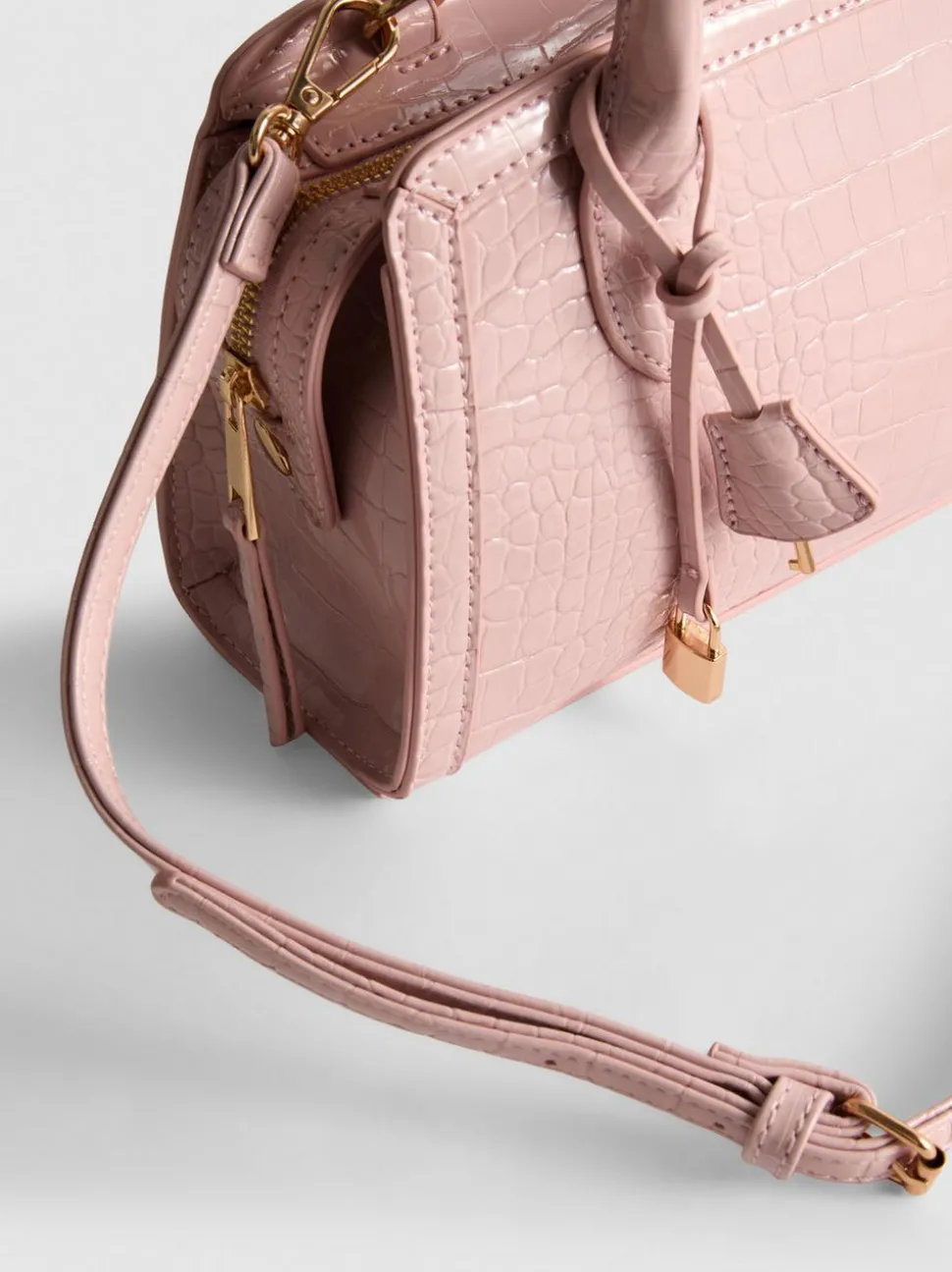 Handtasche in Kroko-Optik