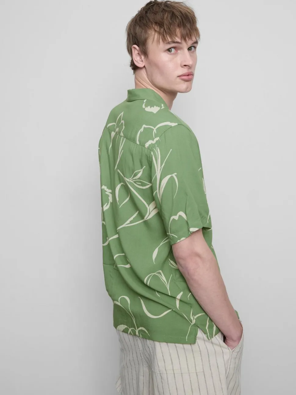Hemd mit Reverskragen und Blumenmuster