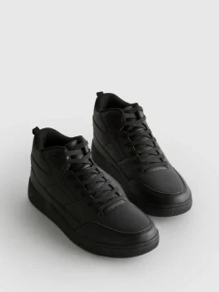 High-Top-Sneaker