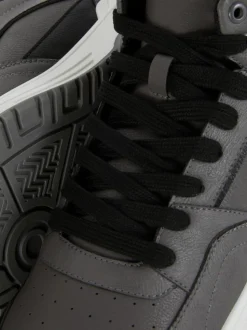 High-Top-Sneaker mit Einsätzen