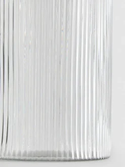 Hohes Aufbewahrungsgefäß aus geriffeltem Glas