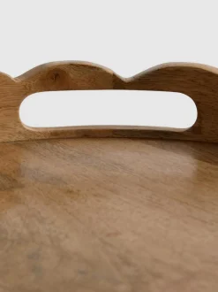 Holztablett mit bogenförmigem Rand