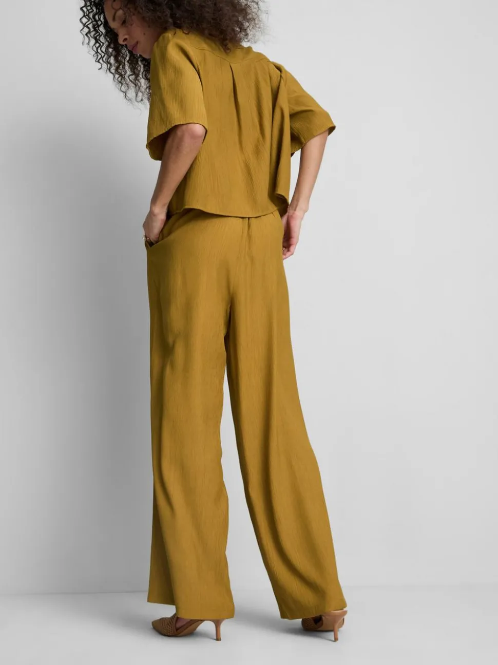 Hose in Knitteroptik mit weitem Bein