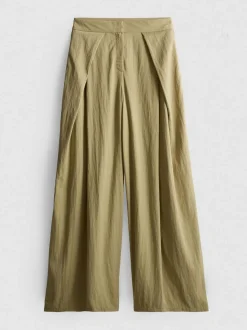 Hose mit weitem Bein und plissierter Stofflage