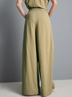Hose mit weitem Bein und plissierter Stofflage