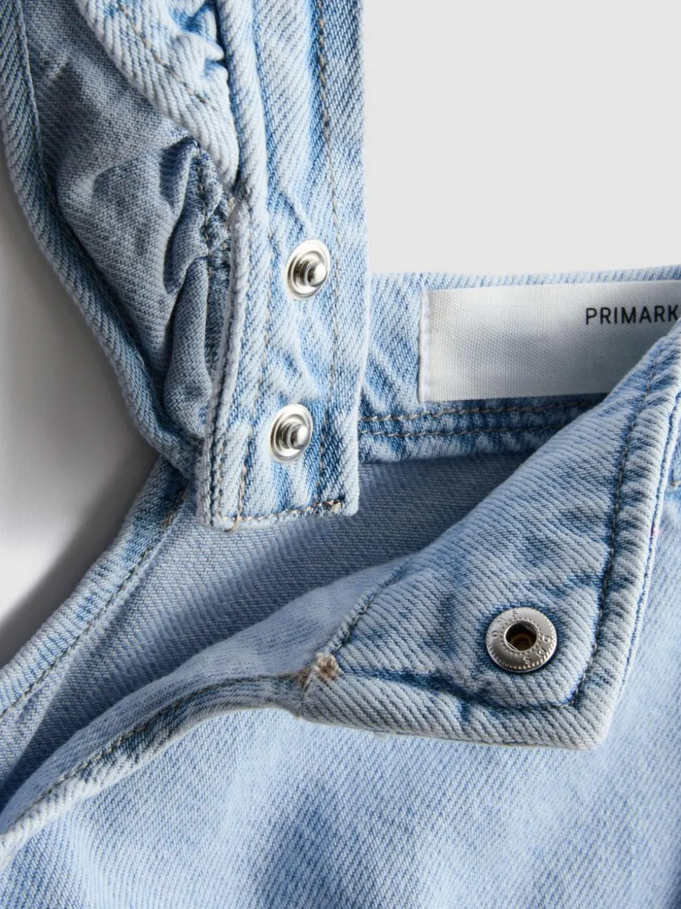1,5–8 Jahre | Chambray-Playsuit mit Rüschen