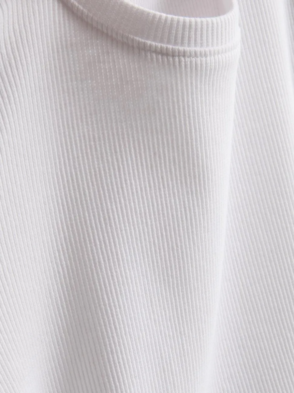 1,5–8 Jahre | Geripptes T-Shirt mit gekräuseltem Saum
