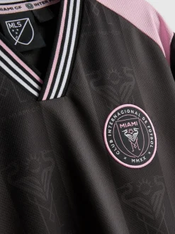 7–15 Jahre | „Inter Miami CF“ T-Shirt mit V-Ausschnitt