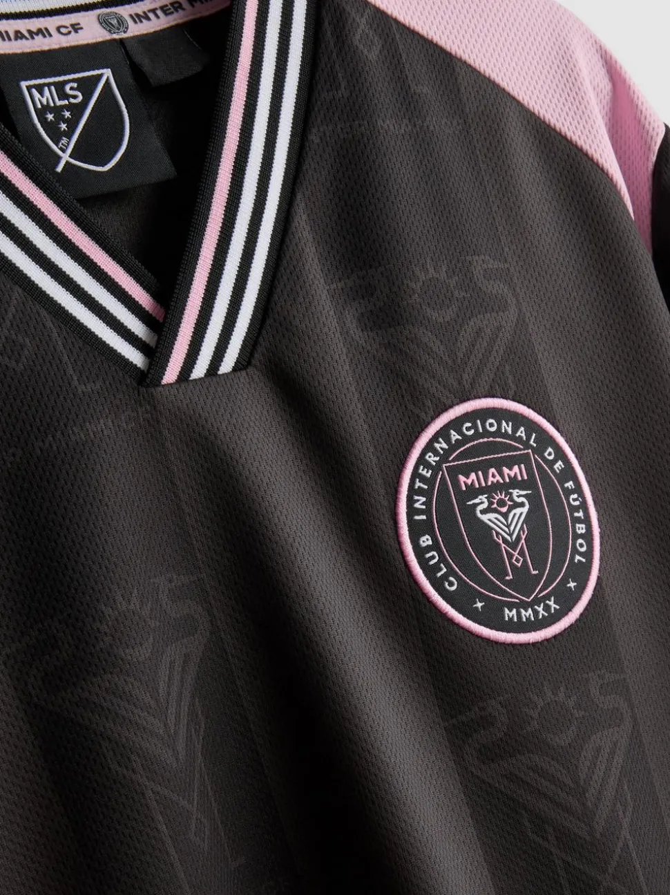 7–15 Jahre | „Inter Miami CF“ T-Shirt mit V-Ausschnitt