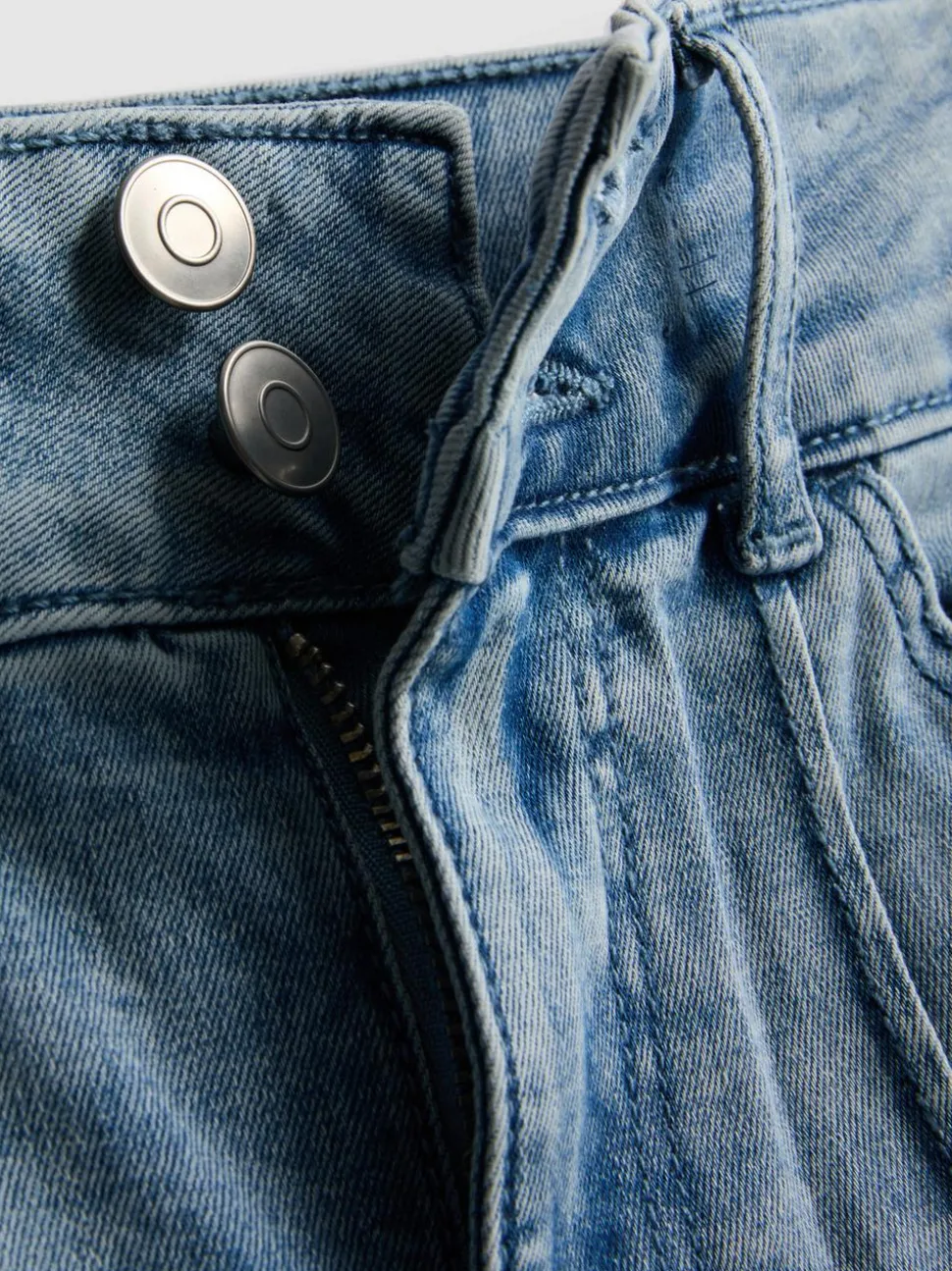 7–15 Jahre | Jeans mit ausgestelltem Bein und Biesen