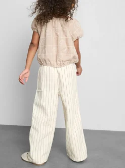 1,5–9 Jahre | Jeans mit Nadelstreifen und weitem Bein
