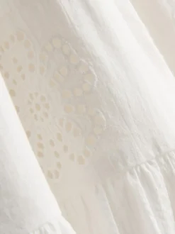 1,5–9 Jahre | Stufenkleid mit Lochstickerei