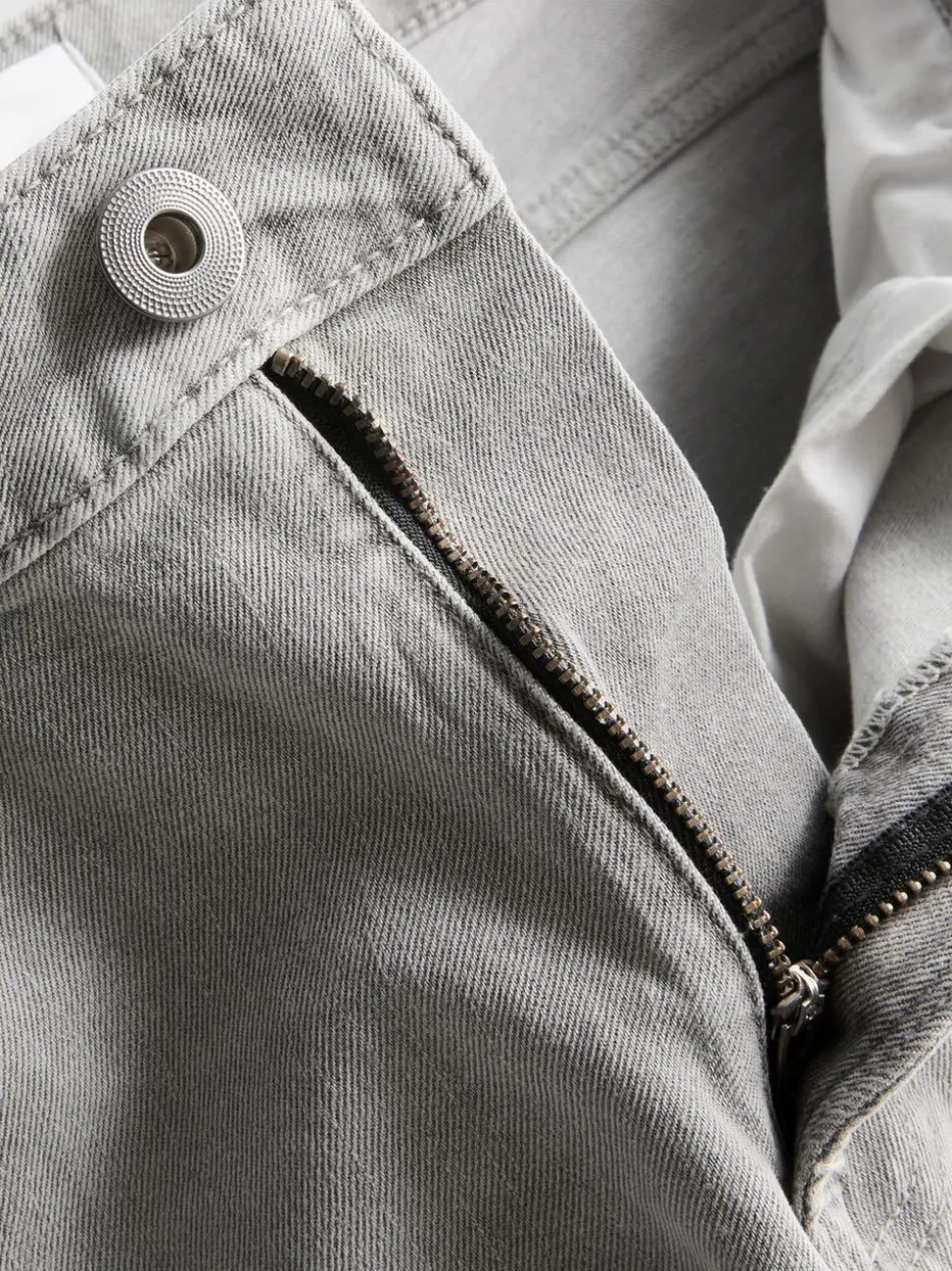 Jeans mit geradem Bein und mittlerer Leibhöhe
