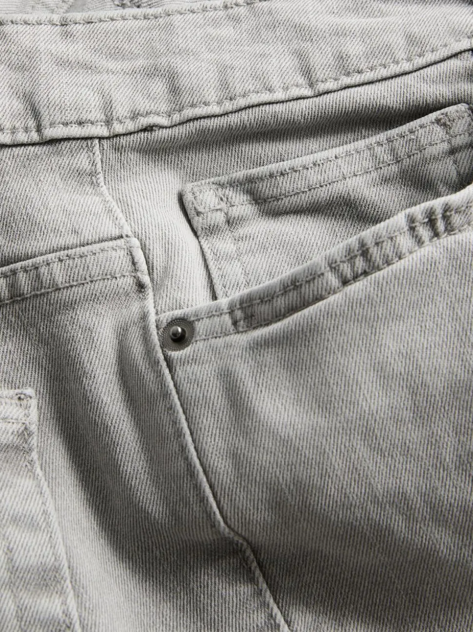 Jeans mit geradem Bein und mittlerer Leibhöhe