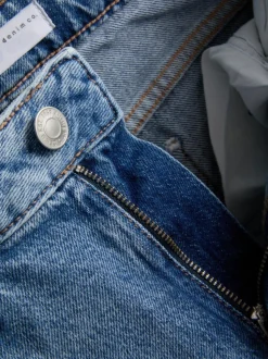 Jeans mit hohem Bund und geradem Bein