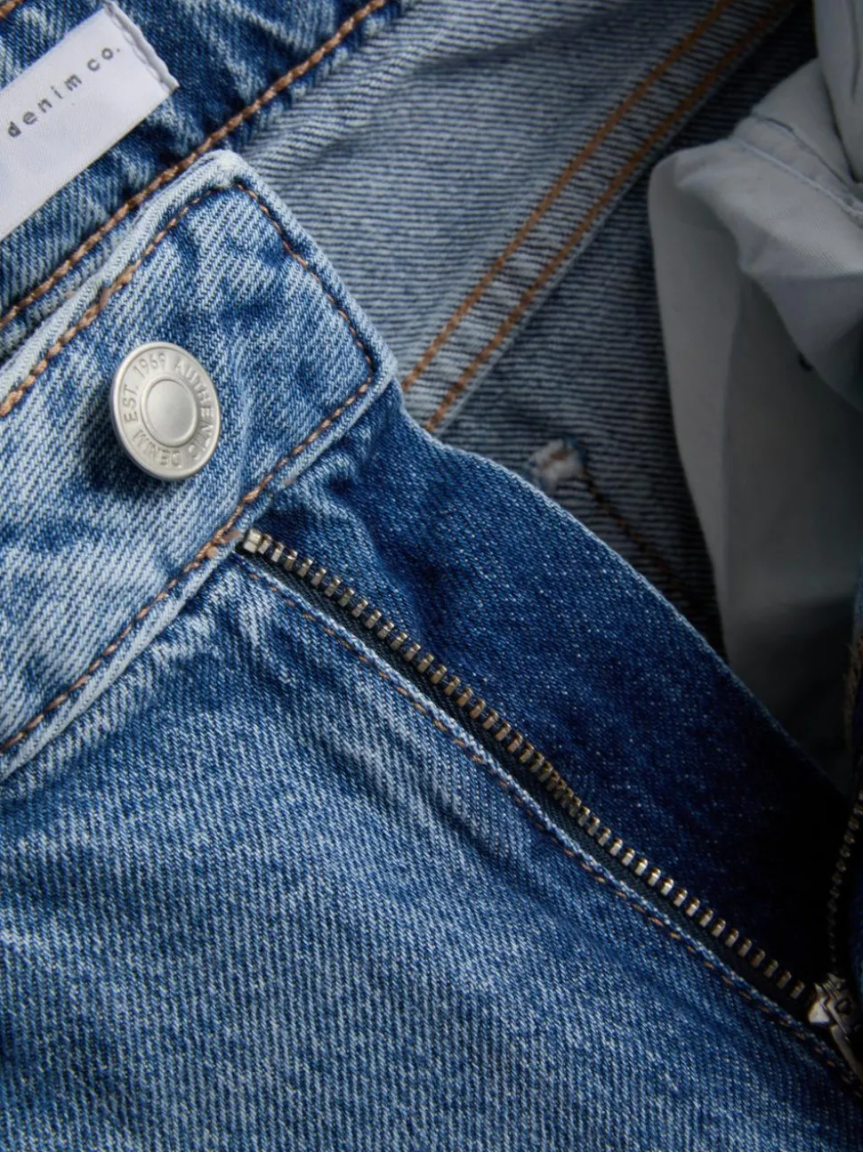 Jeans mit hohem Bund und geradem Bein