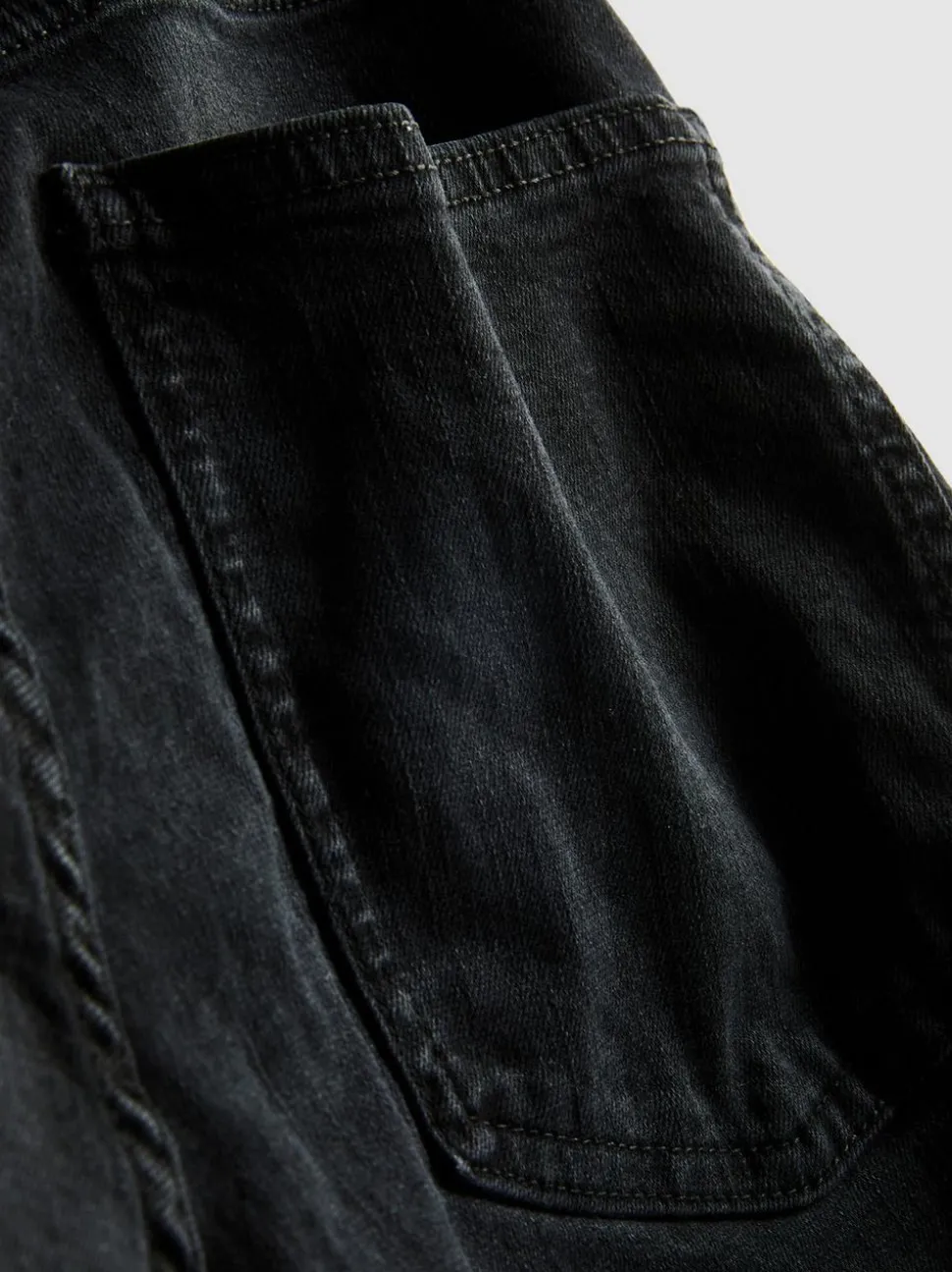 Jeansshorts in gerader Passform
