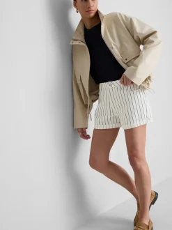 Jeansshorts mit mittlerer Leibhöhe und umgeschlagenem Saum