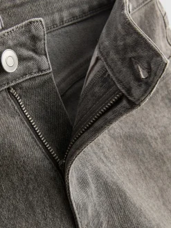 Jeansshorts mit mittlerer Leibhöhe und umgeschlagenem Saum