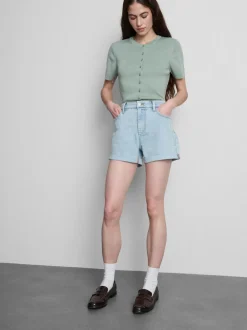 Jeansshorts mit mittlerer Leibhöhe und umgeschlagenem Saum
