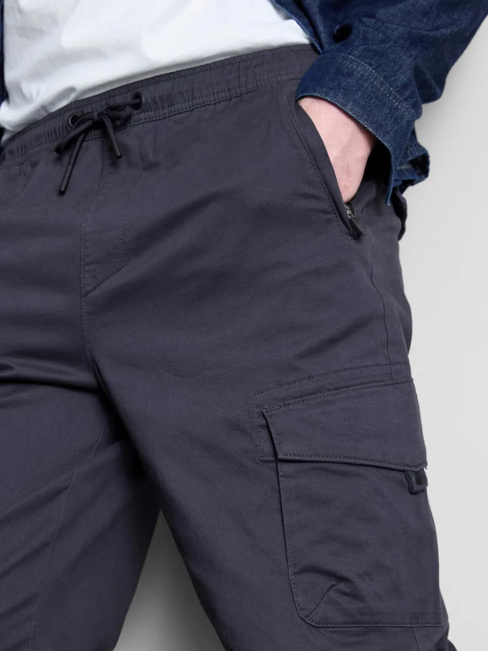 Jogginghose mit Cargotaschen und Bündchen