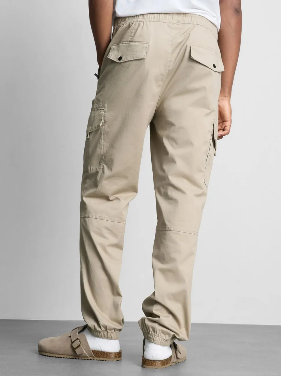 Jogginghose mit Cargotaschen und Bündchen